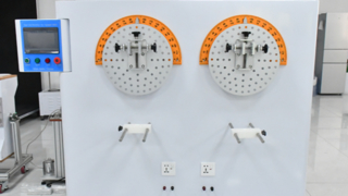 Testapparatuur voor flexibiliteit van netsnoeren voor niet-afneembare stekkers en stopcontacten